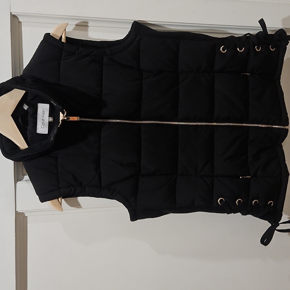 Calvin Klein Women's Black Puffer Vest, Medium